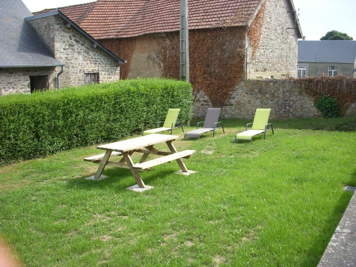 Villa Les Peupliers Vesly Exterior foto